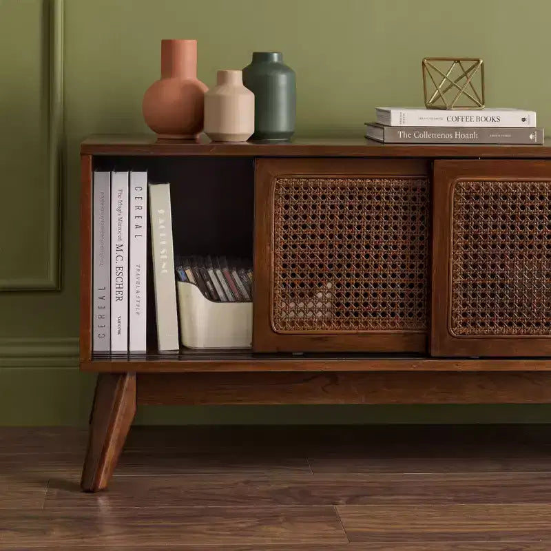 Mobile TV in Rattan Mid-Century Modern da 59 pollici per TV da 65 pollici, Mobile Console Multimediale con Gambe in Legno Massello e Ante in Rattan - Legno Scuro
