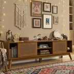 Mobile porta TV Mid-Century Modern da 67,9 pollici, adatto per TV fino a 75 pollici, gambe in legno massiccio con pannelli delle ante in rattan intrecciato, noce chiaro